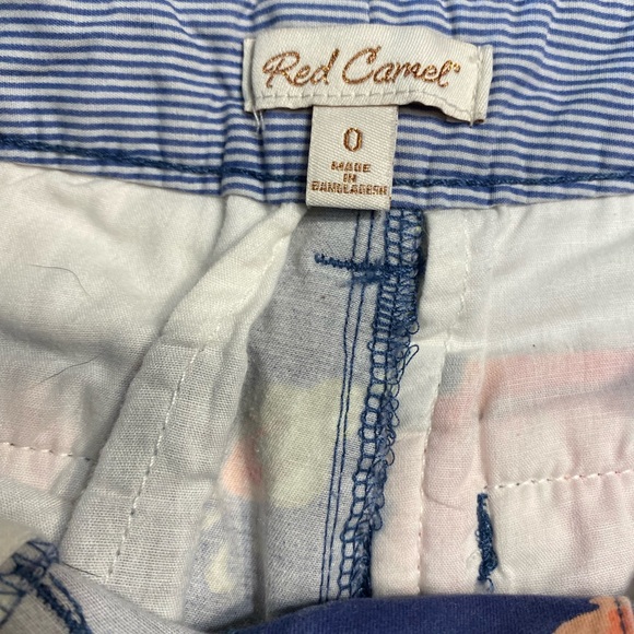 Red camel floral shorts. Size 0. - Picture 3 of 9